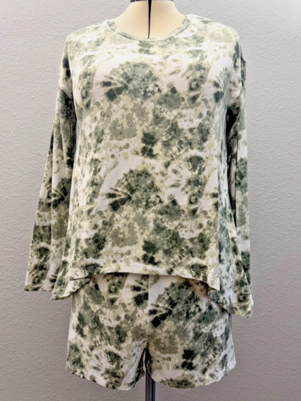 Women’s Green Tie-Dye Pajama Set KIKIT NWT ⭐
